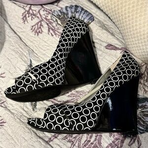 Jessica Simpson shoes size 8M, style JS-MELK.